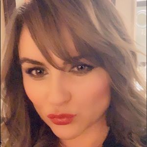 Meet your Posher, Nela